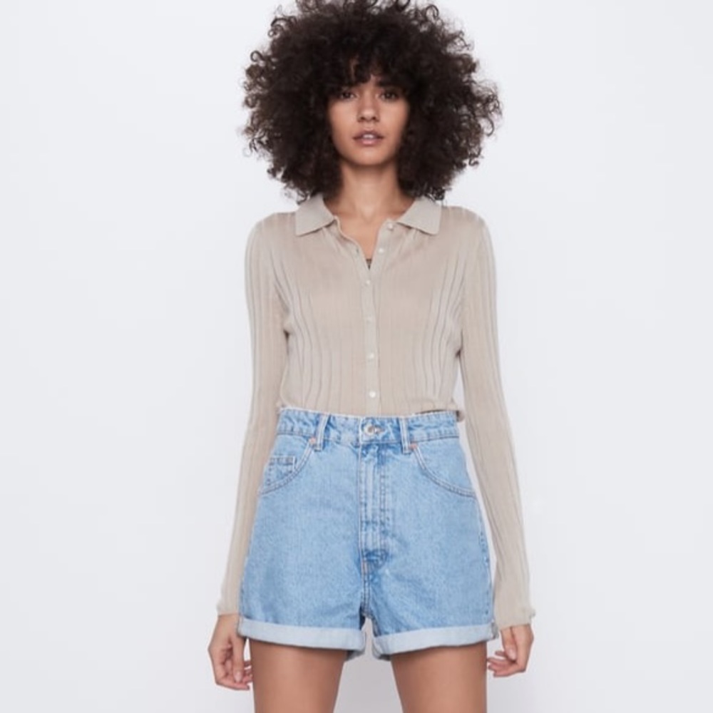 zara // NWT mom fit denim jean shorts ✨